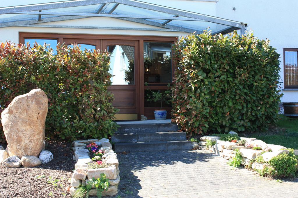 Ferienwohnungen am Wald Lieser Exterior foto
